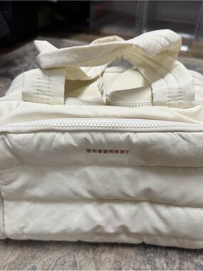 BOGSMART Cream Puffer Toiletry Bag